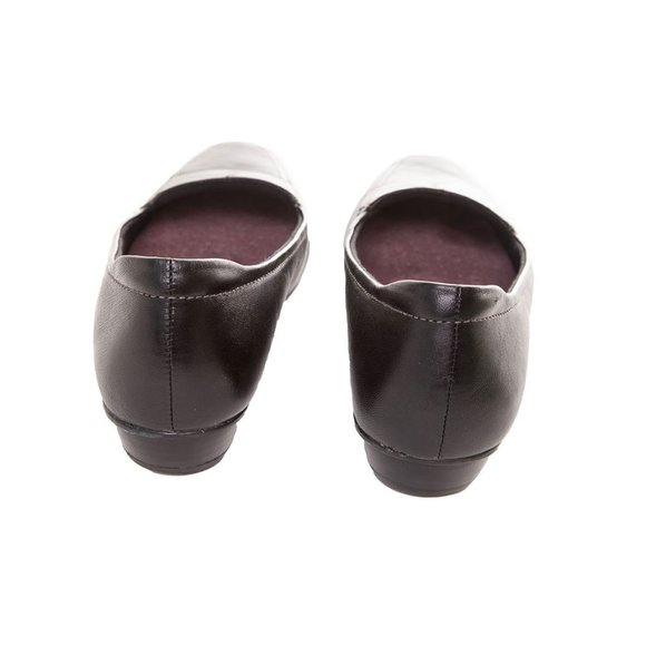 Clarks Shoes Everyday Slip On Loafers Leather Comfort - Picture 2 of 7